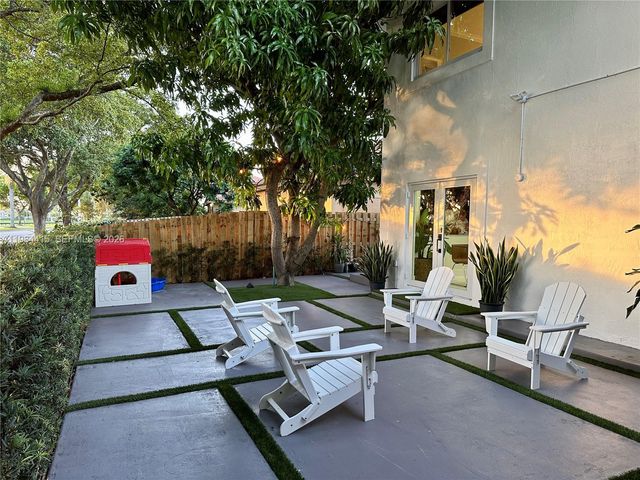 9060 SW 215th Ter, Cutler Bay, FL 33189