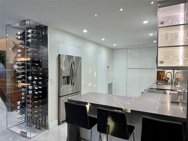 9060 SW 215th Ter, Cutler Bay, FL 33189