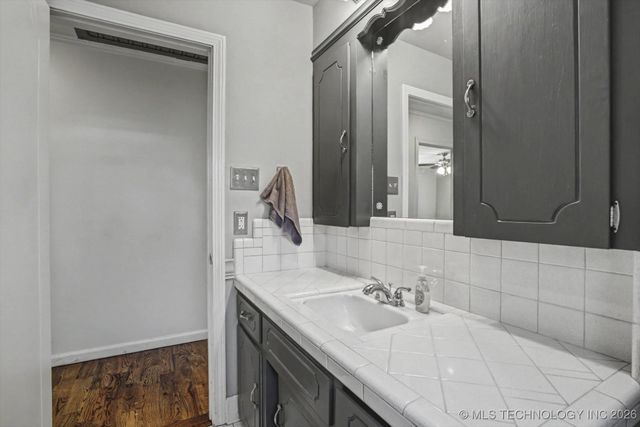 5413 S Louisville Avenue, Tulsa, OK 74135