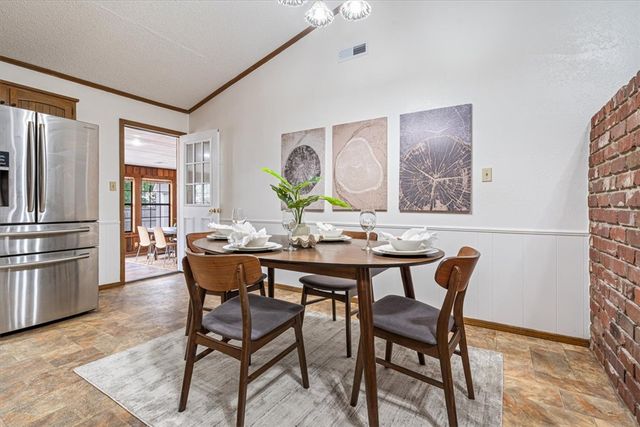 2115 W Tulsa Street, Siloam Springs, AR 72761