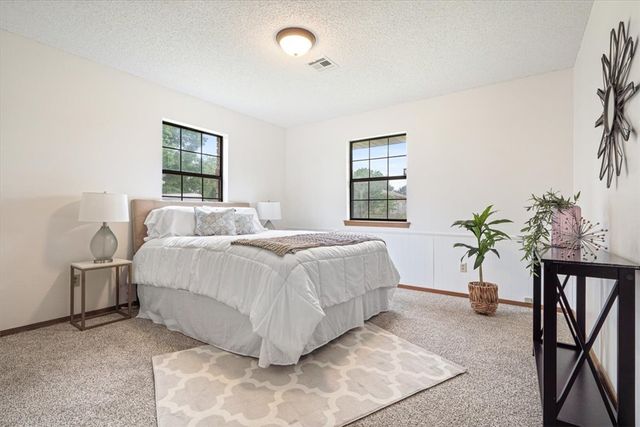 2115 W Tulsa Street, Siloam Springs, AR 72761