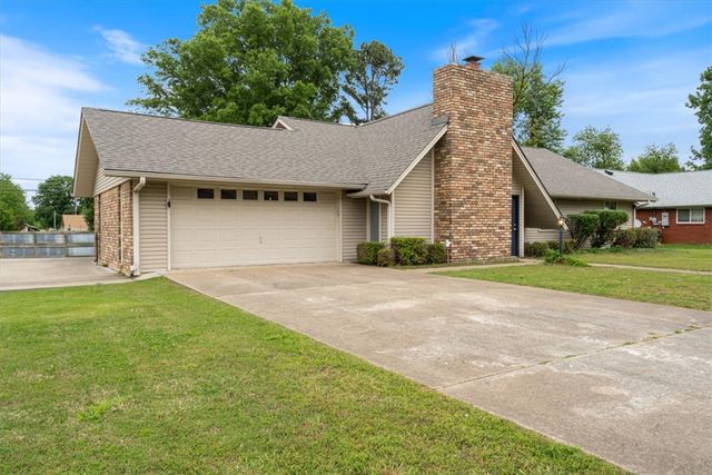 2115 W Tulsa Street, Siloam Springs, AR 72761