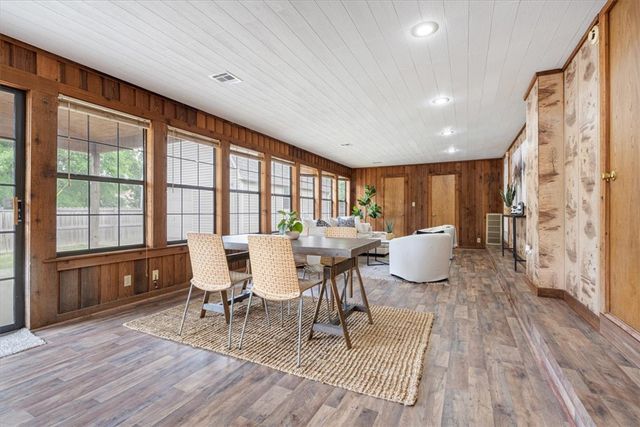 2115 W Tulsa Street, Siloam Springs, AR 72761