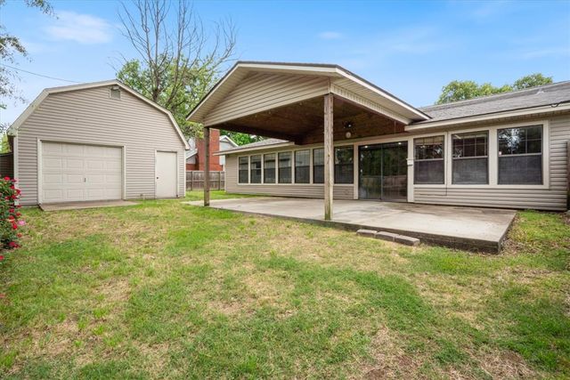2115 W Tulsa Street, Siloam Springs, AR 72761
