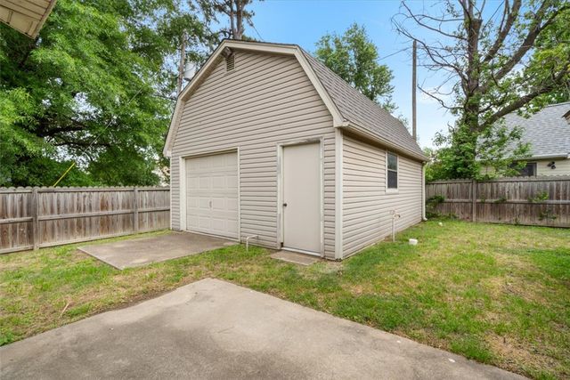 2115 W Tulsa Street, Siloam Springs, AR 72761