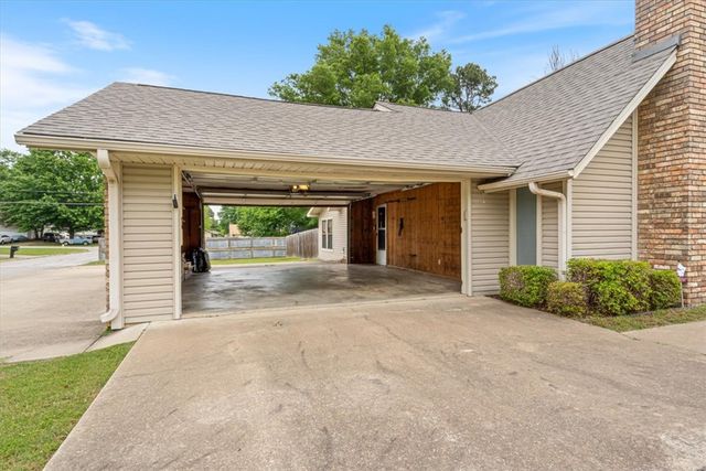 2115 W Tulsa Street, Siloam Springs, AR 72761