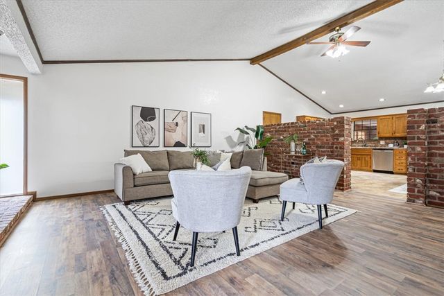 2115 W Tulsa Street, Siloam Springs, AR 72761