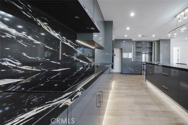 9055 Forbes Avenue, Northridge (los Angeles), CA 91343