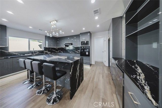 9055 Forbes Avenue, Northridge (los Angeles), CA 91343