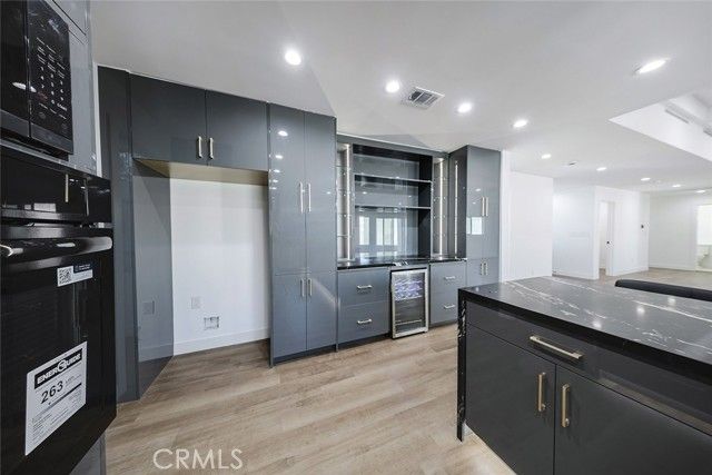 9055 Forbes Avenue, Northridge (los Angeles), CA 91343