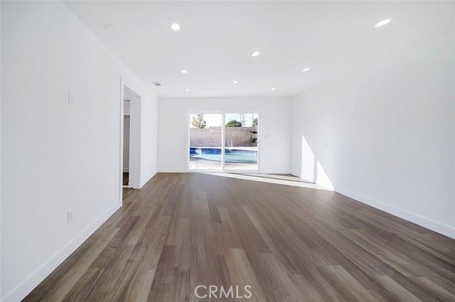 9055 Forbes Avenue, Northridge (los Angeles), CA 91343