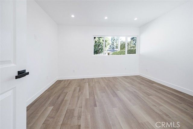 9055 Forbes Avenue, Northridge (los Angeles), CA 91343