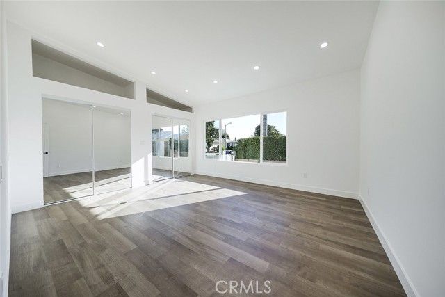 9055 Forbes Avenue, Northridge (los Angeles), CA 91343