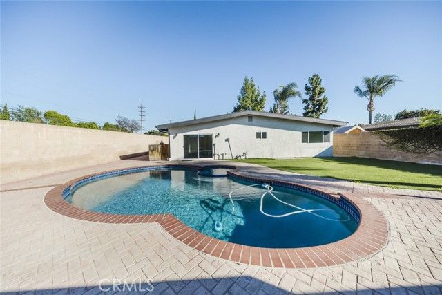 9055 Forbes Avenue, Northridge (los Angeles), CA 91343