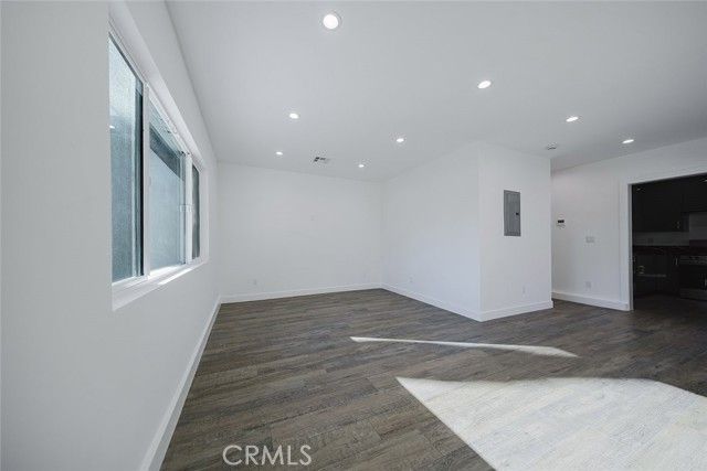 9055 Forbes Avenue, Northridge (los Angeles), CA 91343