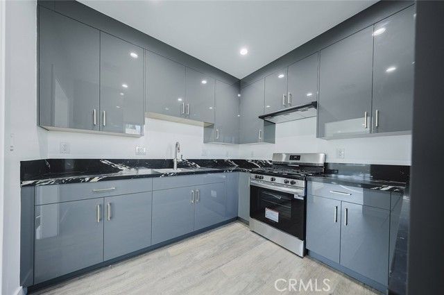 9055 Forbes Avenue, Northridge (los Angeles), CA 91343