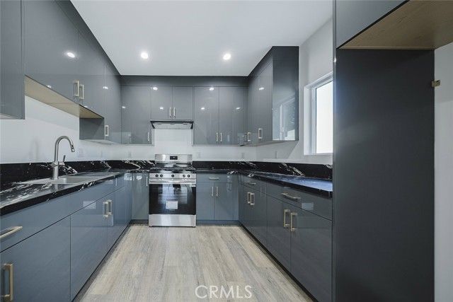 9055 Forbes Avenue, Northridge (los Angeles), CA 91343