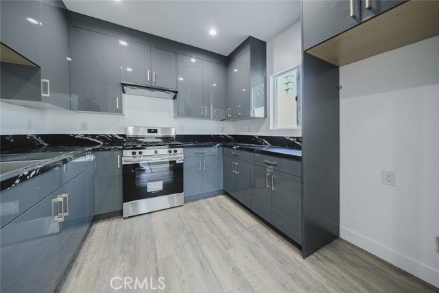 9055 Forbes Avenue, Northridge (los Angeles), CA 91343