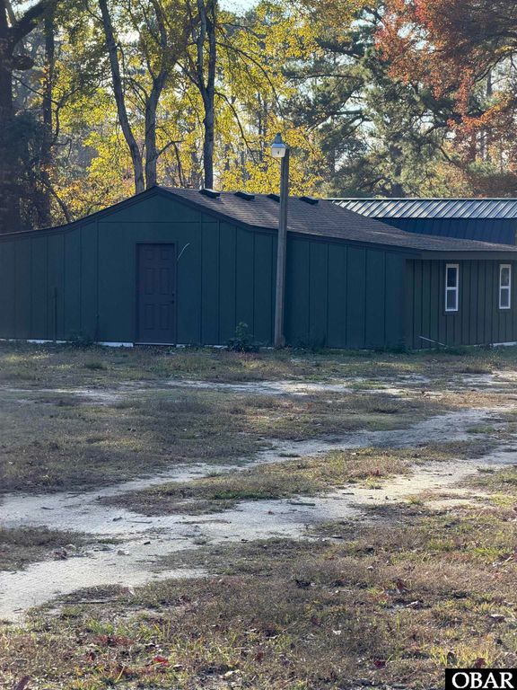 Image 5 of property listing at 457 Aydlett Road, Aydlett, NC 27916