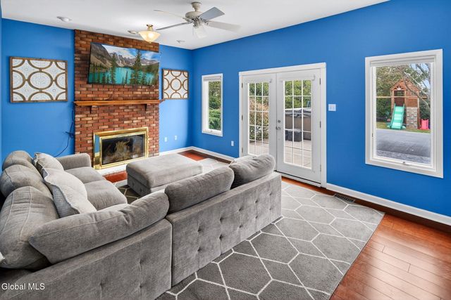 4 Albert Court, Colonie, NY 12110