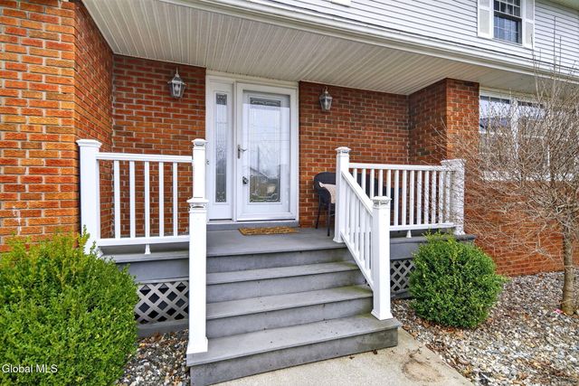 4 Albert Court, Colonie, NY 12110