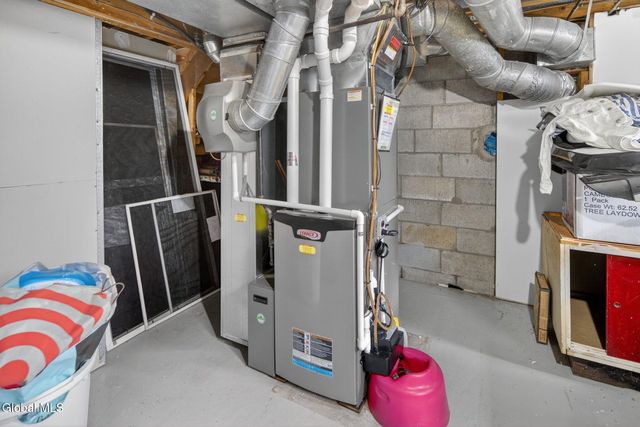 4 Albert Court, Colonie, NY 12110