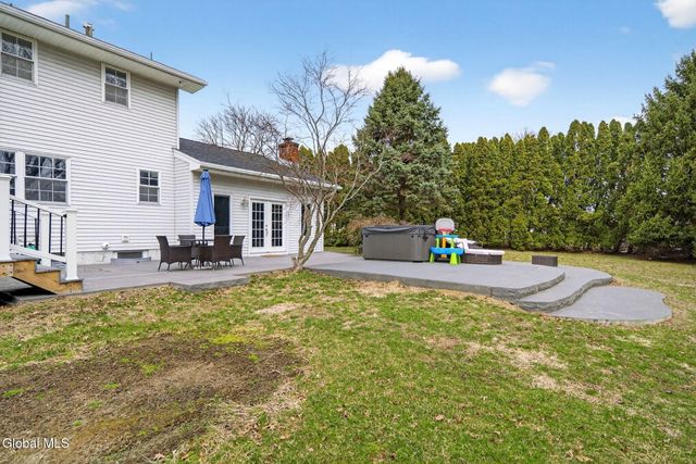 4 Albert Court, Colonie, NY 12110