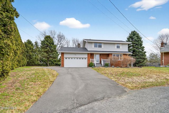 4 Albert Court, Colonie, NY 12110