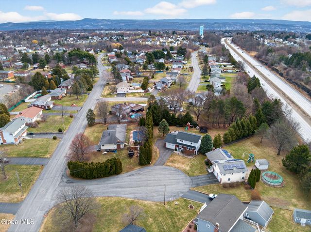 4 Albert Court, Colonie, NY 12110