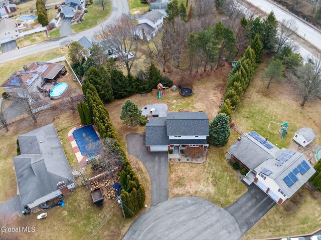 4 Albert Court, Colonie, NY 12110