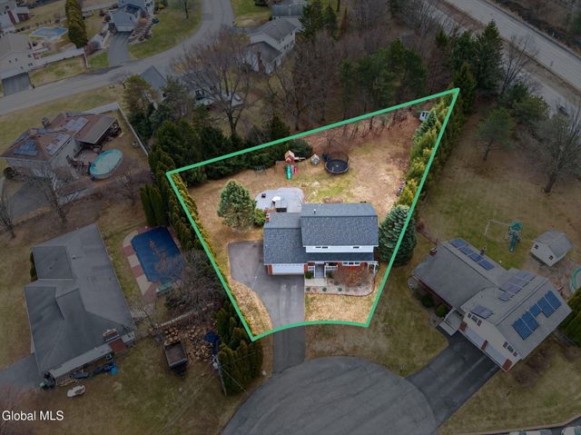 4 Albert Court, Colonie, NY 12110