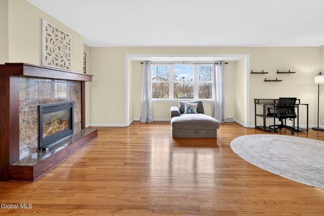 4 Albert Court, Colonie, NY 12110