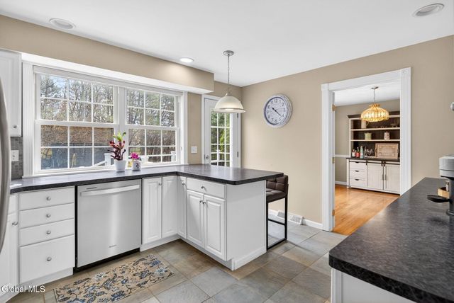 4 Albert Court, Colonie, NY 12110