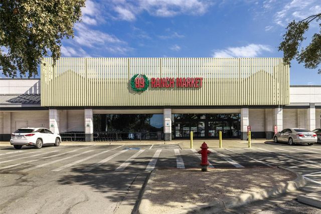 909 Mountaineer LN, Austin, TX 78757