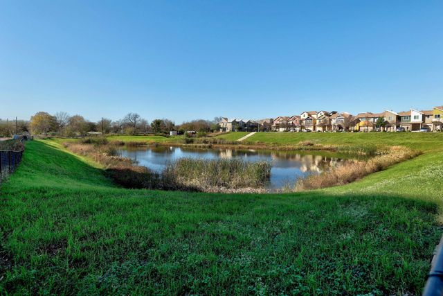 909 Mountaineer LN, Austin, TX 78757