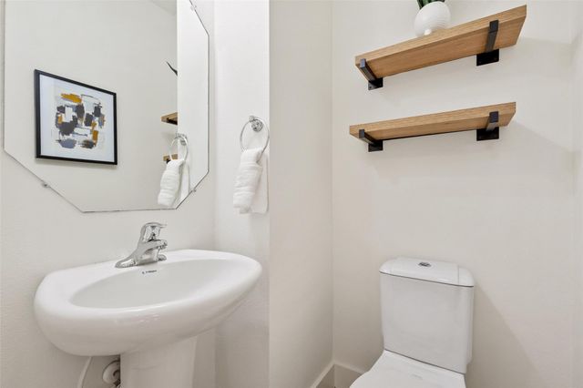 909 Mountaineer LN, Austin, TX 78757