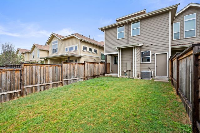 909 Mountaineer LN, Austin, TX 78757