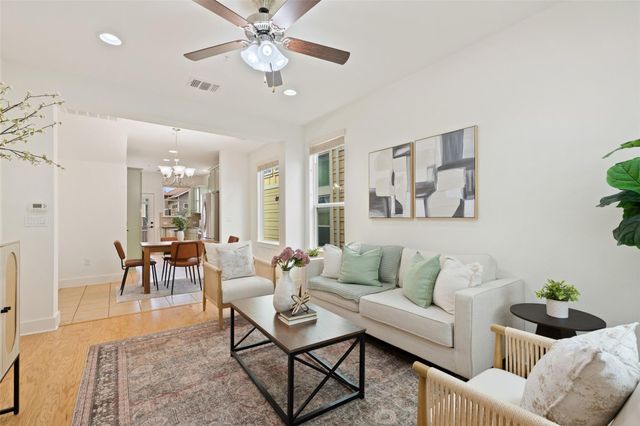 909 Mountaineer LN, Austin, TX 78757