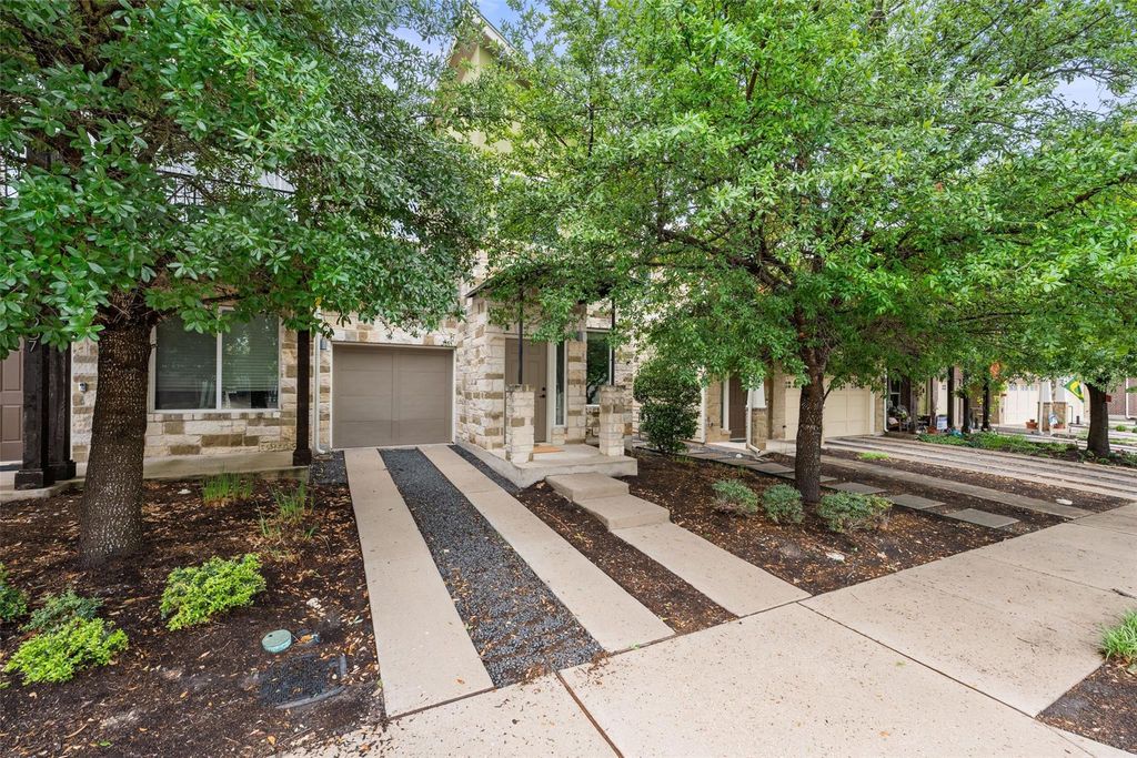 909 Mountaineer LN, Austin, TX 78757