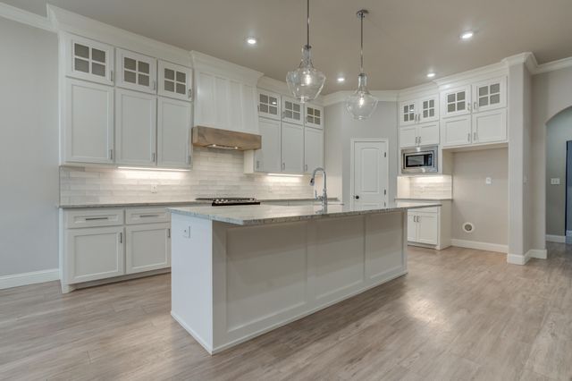 204 Joliet Avenue, Levelland, TX 79336