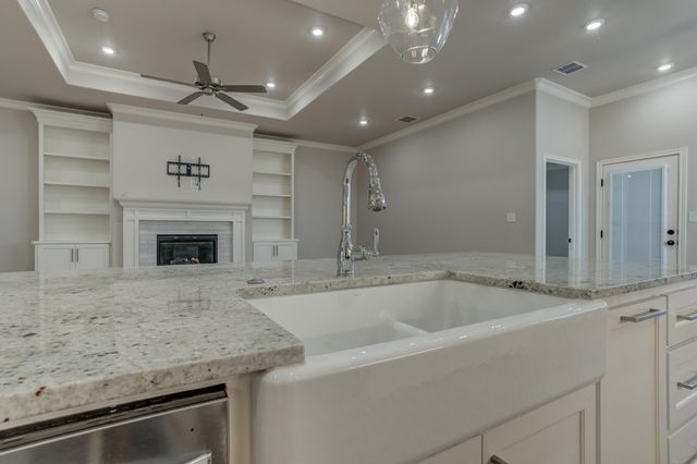 204 Joliet Avenue, Levelland, TX 79336