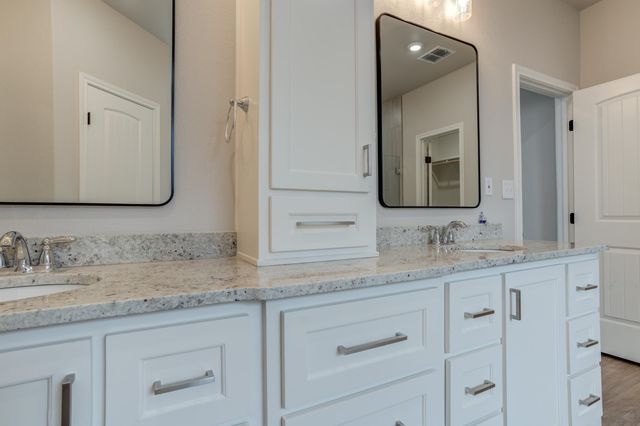 204 Joliet Avenue, Levelland, TX 79336