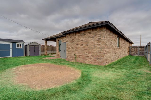 204 Joliet Avenue, Levelland, TX 79336