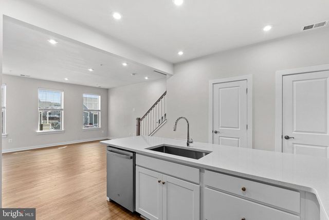 1035 INFERNO TER SE, Leesburg, VA 20175