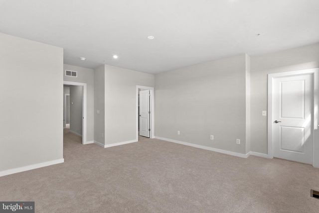 1035 INFERNO TER SE, Leesburg, VA 20175