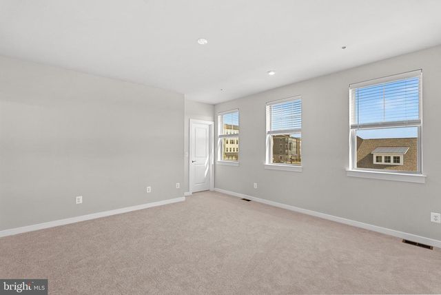 1035 INFERNO TER SE, Leesburg, VA 20175