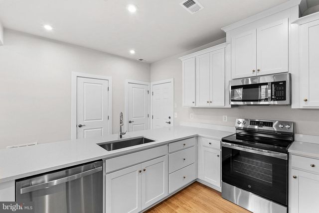 1035 INFERNO TER SE, Leesburg, VA 20175