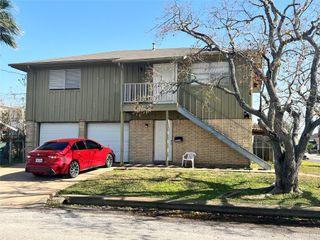 2226 51st Street, Galveston, TX 77551