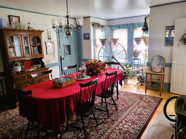 19 Raymond Road, Deerfield, NH 03037
