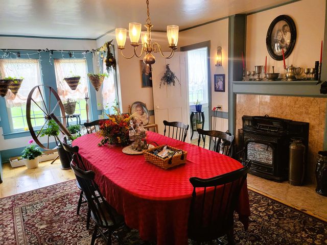 19 Raymond Road, Deerfield, NH 03037